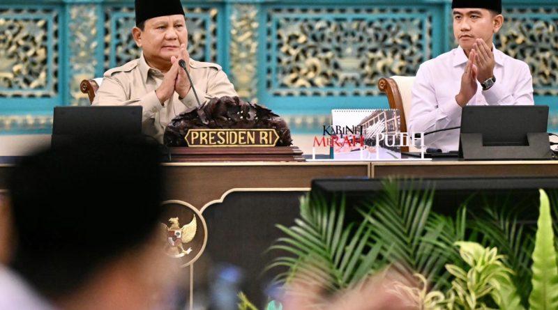 Presiden Prabowo Subianto memimpin langsung Sidang Kabinet Paripurna di Istana Negara, Jakarta, Jumat (13/3/2026). Pertemuan ini fokus membahas kesiapan jajaran pemerintah dalam menghadapi momentum perayaan Idulfitri 1447 H. (Foto: Setkab RI)