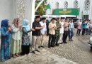 Bupati Barito Utara, H. Shalahuddin, didampingi Wakil Bupati Felix Sonadie Y. Tingan, menghadiri kegiatan Wisata Belanja di Masjid Raya, Muara Teweh, Sabtu (14/3/2026). Acara ini diinisiasi oleh manajemen PT Suprabari Mapanindo Mineral (SMM) dan PT Pamapersada Nusantara (PAMA) Distrik SMMS. (Foto: IST)