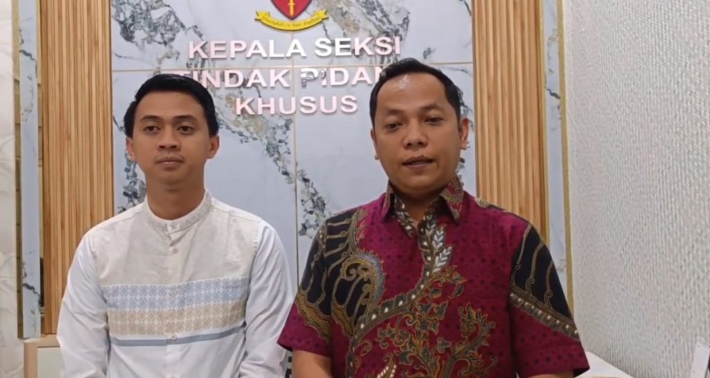 Kejaksaan Negeri Sungai Penuh telah resmi melimpahkan tiga tersangka beserta barang bukti ke Pengadilan Negeri Tindak Pidana Korupsi (Tipikor) Jambi, Jumat (13/3/2026). (Foto: IST)