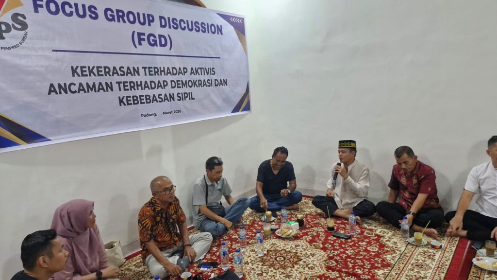 Direktorat Intelijen Keamanan (Ditintelkam) Polda Sumatera Barat melalui Kasubdit I, Kompol Lija Nesmon, memberikan kecaman keras atas insiden penyiraman air keras terhadap seorang aktivis di Jakarta. Pernyataan ini disampaikan dalam kegiatan silaturahmi dan Focus Group Discussion (FGD) bersama Jaringan Pemred Sumbar (JPS) di Kota Padang, Senin malam (16/3/2026). (Foto: IST)
