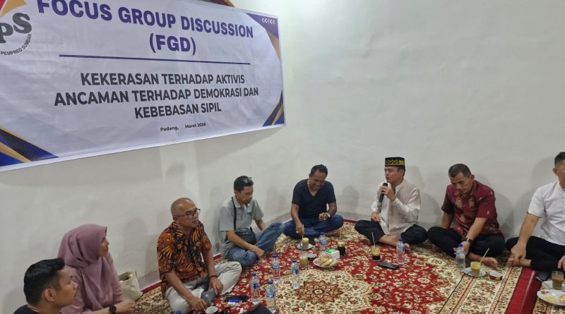 Direktorat Intelijen Keamanan (Ditintelkam) Polda Sumatera Barat melalui Kasubdit I, Kompol Lija Nesmon, memberikan kecaman keras atas insiden penyiraman air keras terhadap seorang aktivis di Jakarta. Pernyataan ini disampaikan dalam kegiatan silaturahmi dan Focus Group Discussion (FGD) bersama Jaringan Pemred Sumbar (JPS) di Kota Padang, Senin malam (16/3/2026). (Foto: IST)