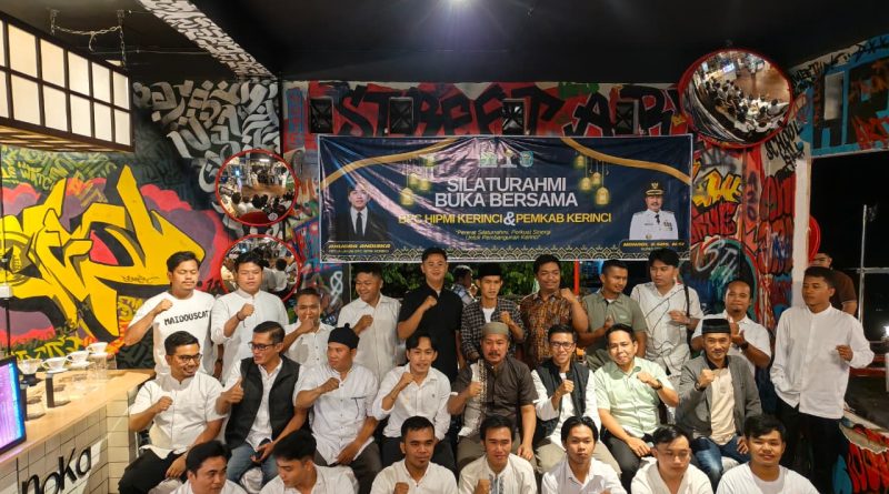Badan Pengurus Cabang Himpunan Pengusaha Muda Indonesia (BPC HIPMI) Kabupaten Kerinci menggelar acara buka puasa bersama Pemerintah Kabupaten Kerinci. Kegiatan penuh kehangatan ini berlangsung di Caffee Noka Restory, Desa Pelayang Raya, pada Selasa (17/3/2026). (Foto: IST)