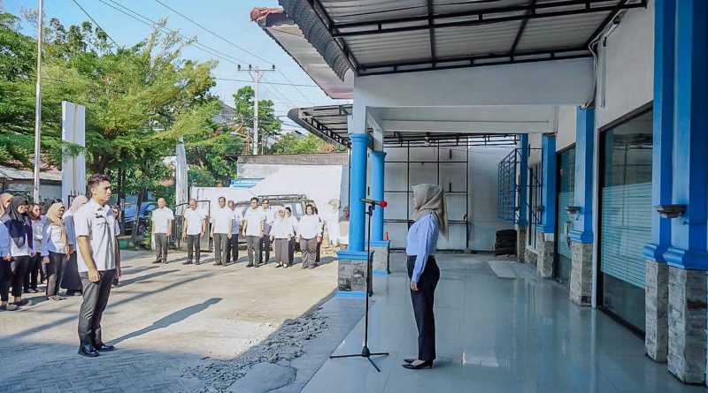 uasana hangat menyelimuti halaman depan Kantor Dinas Komunikasi dan Informatika (Kominfo) Kota Medan pada Rabu (25/03/2026). Seluruh jajaran berkumpul mengikuti apel perdana setelah menikmati libur panjang Hari Raya Idulfitri 1447 H. (Foto: Pemkot Medan)