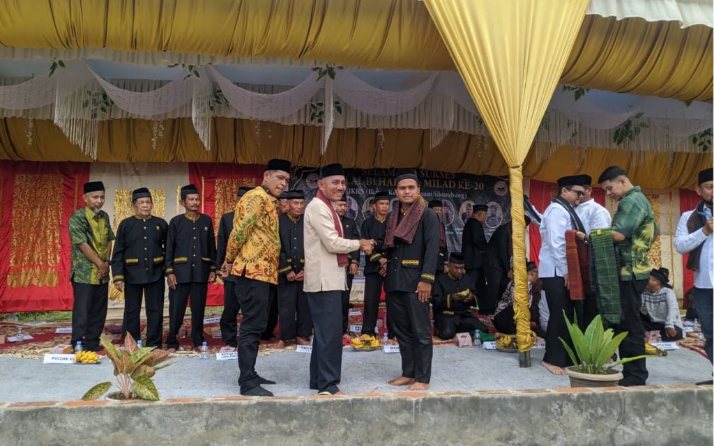 Ratusan anak kemenakan kaum Sikumbang, Pasukuan Piliang, Nagari Situjuah Batua, Kabupaten Limapuluh Kota, menggelar perhelatan besar atau baralek gadang. Acara ini dipusatkan di pelataran ricemilling Wira, kawasan Situjuah Batua, pada Rabu (25/3/2026). (Foto: Pemkab Limapuluh Kota)