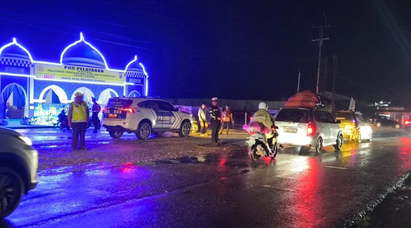 Direktorat Lalu Lintas (Ditlantas) Polda Riau melaporkan situasi terkini arus balik H+7 Idulfitri 1447 Hijriah di wilayah hukum Polda Riau. Hingga Sabtu (28/3/2026), kondisi lalu lintas terpantau aman, tertib, lancar, dan terkendali di bawah pengawasan ketat personel kepolisian. (Foto: Humas Ditlantas Polda Riau)