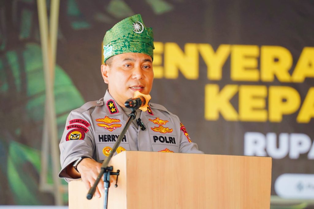 Kepala Kepolisian Daerah (Kapolda) Riau, Irjen Pol. Herry Heryawan, menyampaikan apresiasi mendalam kepada seluruh masyarakat Provinsi Riau. Ucapan terima kasih ini diberikan atas partisipasi aktif warga dalam menjaga keamanan selama arus mudik dan balik Idulfitri 1447 H, Sabtu (28/3/2026). (Foto: Humas Polda Riau)