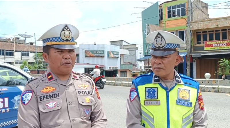 Pelaksanaan Operasi Ketupat 2026 di wilayah hukum Polres Kerinci menunjukkan tren positif dalam pengamanan arus mudik dan balik Lebaran. Angka pelanggaran lalu lintas tercatat menurun drastis, bahkan menyentuh angka yang sangat rendah hingga Minggu (29/3/2026). (Foto: IST)