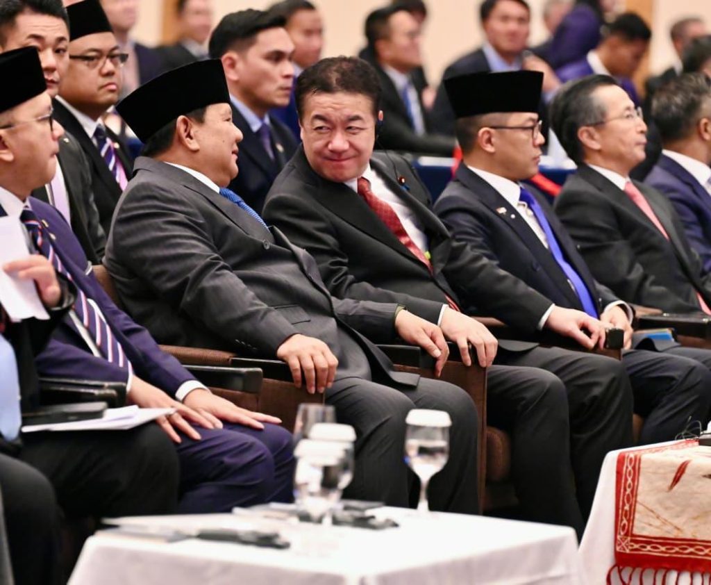 Presiden Republik Indonesia, Prabowo Subianto, mempertegas komitmen pemerintah dalam membangun iklim investasi yang berkelanjutan dan berorientasi pada hasil. Hal ini disampaikan dalam pidato kunci pada Forum Bisnis Indonesia-Jepang di Imperial Hotel Tokyo, Senin (30/3/2026). (Foto: BPMI Setpres/InfoPublik)
