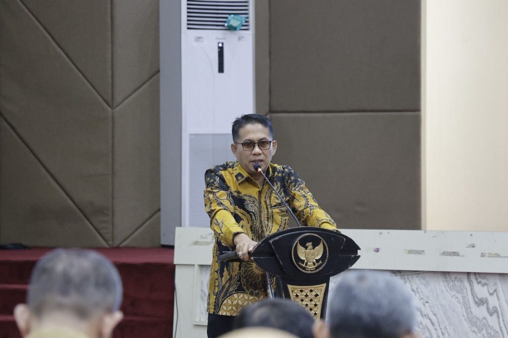 Wakil Ketua DPRD Sumbar Evi Yandri Rajo Budiman saat memberikan arahan dalam sosialisasi Pajak Air Permukaan (PAP) di Dharmasraya, Senin (2/3/2026) (Foto: IST)