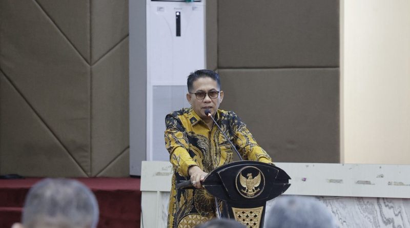 Wakil Ketua DPRD Sumbar Evi Yandri Rajo Budiman saat memberikan arahan dalam sosialisasi Pajak Air Permukaan (PAP) di Dharmasraya, Senin (2/3/2026) (Foto: IST)