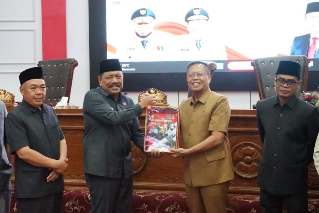 Wakil Gubernur Bengkulu Mian saat menyampaikan LKPJ Gubernur Tahun Anggaran 2025 dalam Rapat Paripurna DPRD Provinsi Bengkulu, Senin (2/3/2026). (Foto: MC Provinsi Bengkulu)