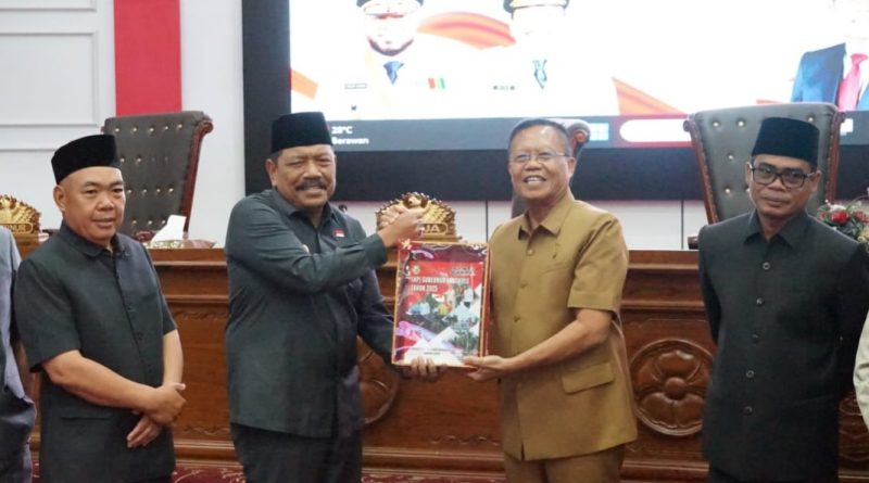 Wakil Gubernur Bengkulu Mian saat menyampaikan LKPJ Gubernur Tahun Anggaran 2025 dalam Rapat Paripurna DPRD Provinsi Bengkulu, Senin (2/3/2026). (Foto: MC Provinsi Bengkulu)