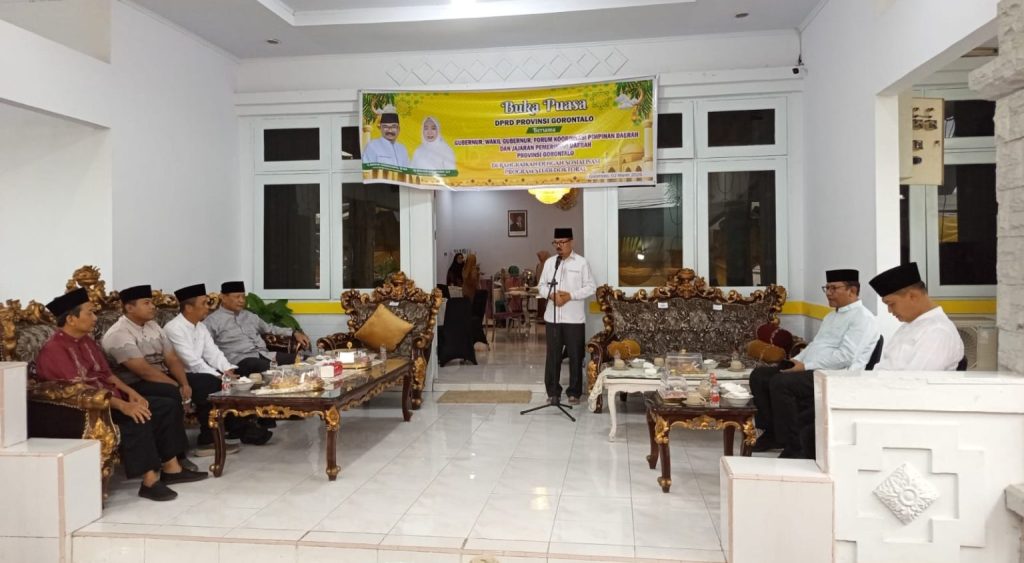 Dewan Perwakilan Rakyat Daerah (DPRD) Provinsi Gorontalo menggelar acara buka puasa bersama yang dirangkaikan dengan Tausyiah Ramadan pada Senin (2/3/2026). (Foto: MC Gorontalo/InfoPublik)