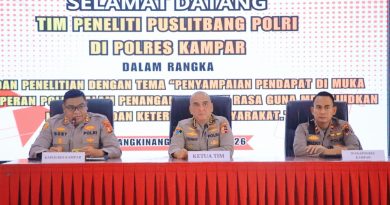 Polres Kampar menjadi salah satu titik penting penelitian Pusat Penelitian dan Pengembangan (Puslitbang) Polri. Kegiatan bertajuk penelitian penanganan unjuk rasa guna mewujudkan kamtibmas 2026 ini digelar di Aula Sanika Satyawada pada Selasa (3/3/2026). (Foto: Humas Polres Kampar)