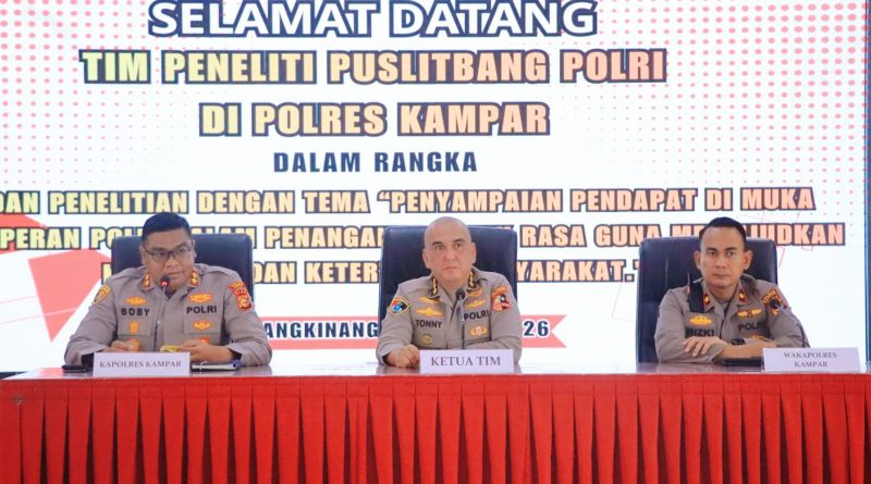 Polres Kampar menjadi salah satu titik penting penelitian Pusat Penelitian dan Pengembangan (Puslitbang) Polri. Kegiatan bertajuk penelitian penanganan unjuk rasa guna mewujudkan kamtibmas 2026 ini digelar di Aula Sanika Satyawada pada Selasa (3/3/2026). (Foto: Humas Polres Kampar)