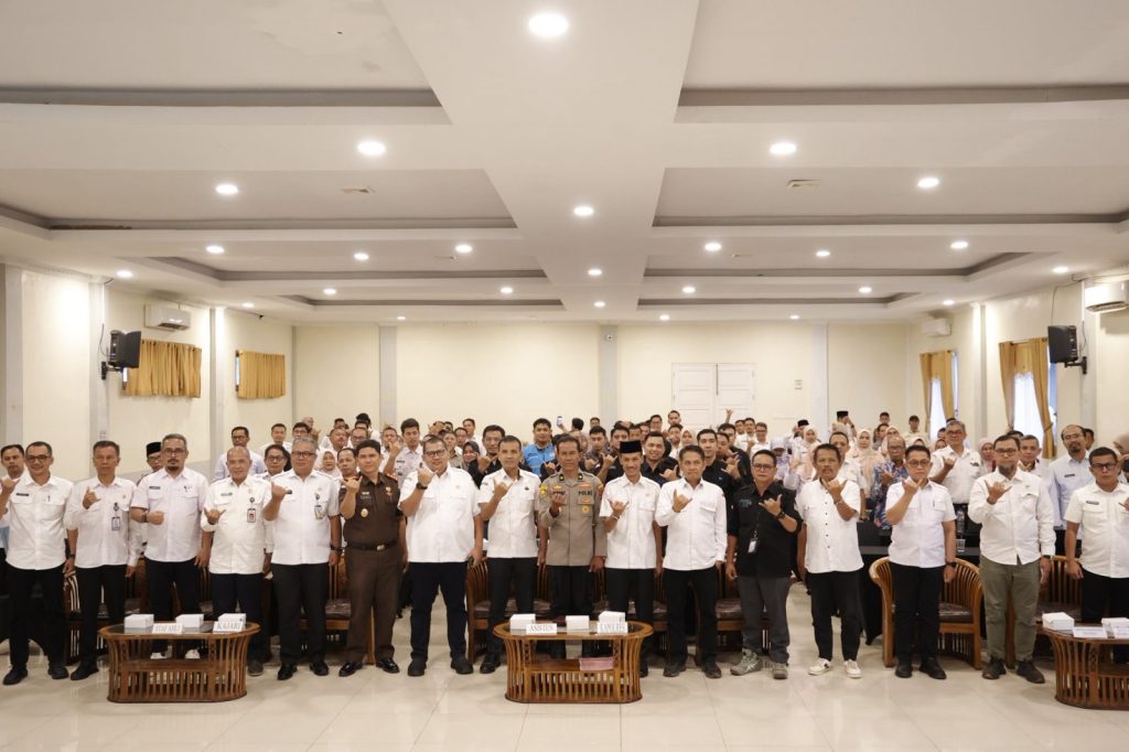 Wakil Ketua DPRD Sumatera Barat, Evi Yandri Rajo Budiman, menegaskan bahwa Pajak Air Permukaan (PAP) merupakan amanah undang-undang yang wajib dijalankan secara optimal. Hal ini disampaikan dalam kegiatan sosialisasi PAP yang digelar bersama Pemerintah Provinsi Sumbar di Kabupaten Solok Selatan, Rabu (1/4/2026). (Foto: IST)
