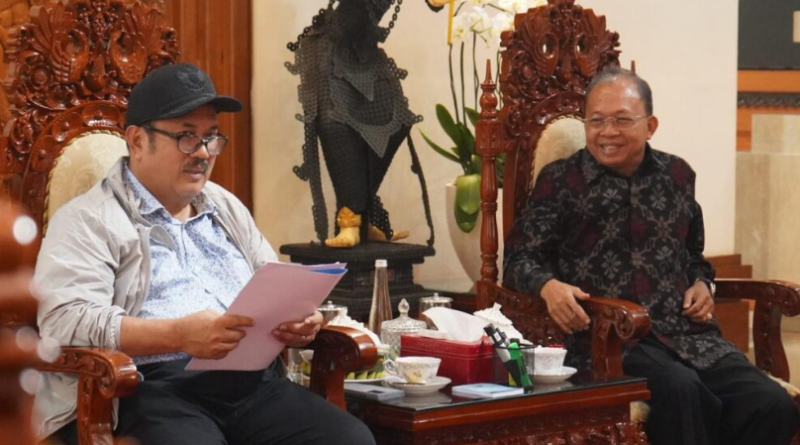 Gubernur Bali terus bergerak cepat untuk memastikan pemerataan pembangunan di seluruh wilayah Pulau Dewata. Langkah terbaru ditunjukkan dengan melakukan lobi intensif kepada Menteri PPN/Kepala Bappenas RI guna mempercepat penguatan infrastruktur darat dan laut, Rabu (11/2/2026). (Foto: Pemprov Bali)