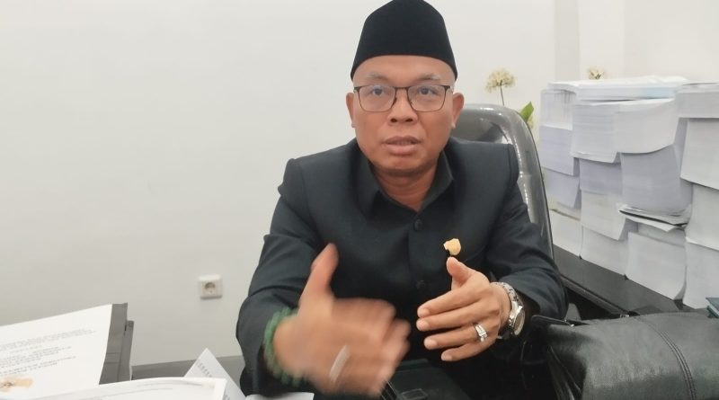 Anggota komisi II DPRD Barut Gun Sriwitanto.SH.,yang membidangi pemerintahan dan ekonomi, termasuk pembinaan terhadap BUMD, Selasa 20/01/2026, mengatakan langkah PDAM merupakan hal positif sebagai terobosan penting. (Foto: IST)