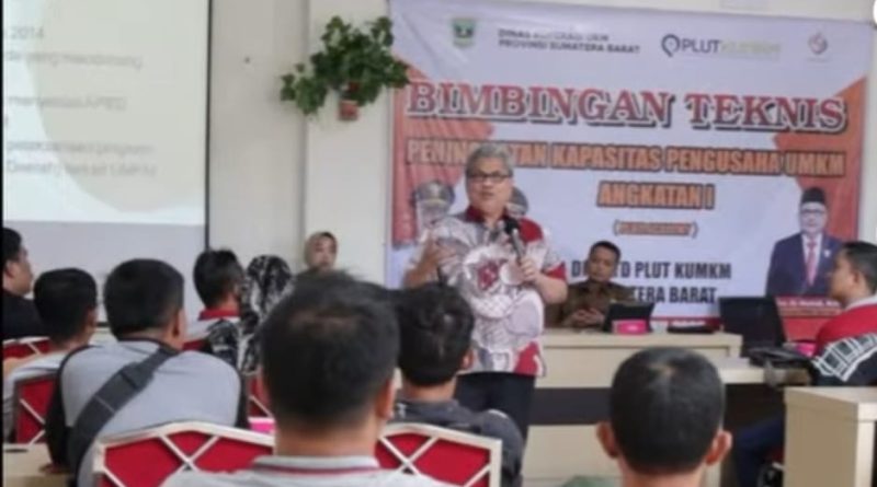 Ketua DPRD Provinsi Sumatera Barat, Muhidi, secara resmi membuka kegiatan Bimbingan Teknis (Bimtek) Peningkatan Kapasitas Pengusaha UMKM Angkatan I Pluzi Academy. Acara ini dipusatkan di UPTD PLUT KUMKM Provinsi Sumatera Barat pada Senin (6/4/2026). (Foto: IST)