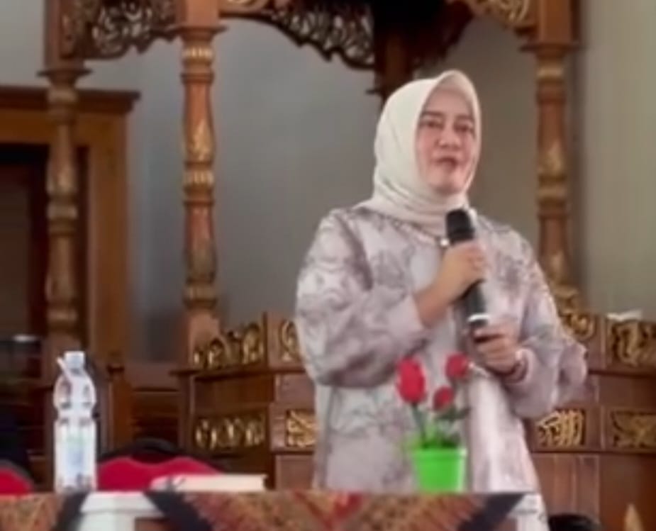 Anggota DPRD Provinsi Sumatera Barat, Aida, menghadiri kegiatan Halalbihalal bersama keluarga besar Persatuan Guru Republik Indonesia (PGRI) Kecamatan Guguak. Acara yang berlangsung penuh kehangatan ini digelar pada Sabtu (4/4/2026). (Foto: IST)