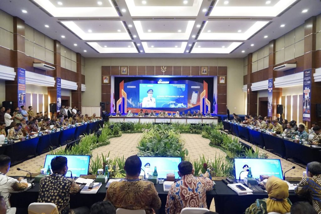 Bupati Toba, Effendi Sintong Panangian Napitupulu, menghadiri Rapat Umum Pemegang Saham (RUPS) Tahunan PT Bank Sumut Tahun Buku 2025. Pertemuan strategis ini berlangsung di Ballroom PT Bank Sumut, Medan, pada Senin (6/4/2026). (Foto: Humas Toba)