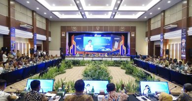 Bupati Toba, Effendi Sintong Panangian Napitupulu, menghadiri Rapat Umum Pemegang Saham (RUPS) Tahunan PT Bank Sumut Tahun Buku 2025. Pertemuan strategis ini berlangsung di Ballroom PT Bank Sumut, Medan, pada Senin (6/4/2026). (Foto: Humas Toba)