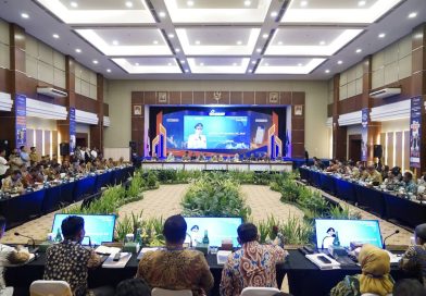 Bupati Toba, Effendi Sintong Panangian Napitupulu, menghadiri Rapat Umum Pemegang Saham (RUPS) Tahunan PT Bank Sumut Tahun Buku 2025. Pertemuan strategis ini berlangsung di Ballroom PT Bank Sumut, Medan, pada Senin (6/4/2026). (Foto: Humas Toba)