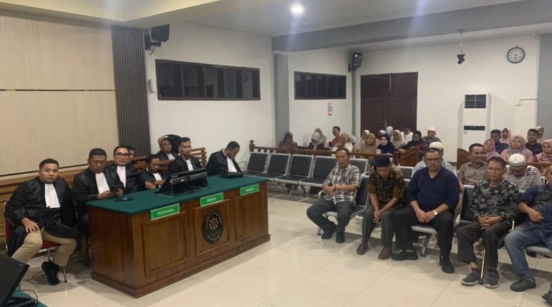 Pengadilan Tipikor Jambi menggelar sidang pembacaan putusan terhadap 10 terdakwa kasus pengadaan Lampu Penerangan Jalan Umum (PJU) Kabupaten Kerinci, Selasa (7/4/2026). (Foto: IST)