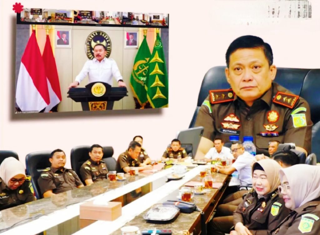 Kepala Kejaksaan Tinggi (Kajati) Riau, Dr. Sutikno, S.H., M.H., mengikuti Seminar Nasional mengenai komersialisasi hak cipta lagu dan merek. Kegiatan ini berlangsung secara daring di Rupatama Kajati Riau pada Rabu (8/4/2026). (Foto: Kajati Riau)