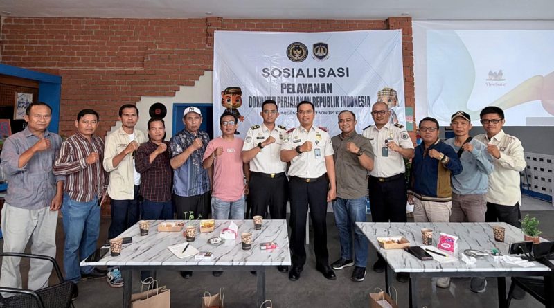 Kantor Imigrasi Kelas II Non TPI Kerinci terus memantapkan komitmennya dalam menghadirkan pelayanan publik yang profesional dan transparan. Langkah ini dipertegas melalui sosialisasi Dokumen Perjalanan Republik Indonesia (DPRI) bersama insan pers di Higee Cafe, Selasa (14/4/2026). (Foto: IST/Dewi Yulianti)