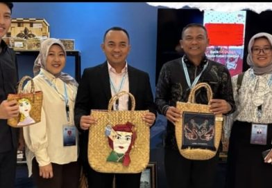 Karya warga binaan asal Provinsi Jambi berhasil memukau para delegasi internasional dalam ajang World Congress of Probation and Parole ke-7 Tahun 2026. Acara bergengsi yang dihadiri perwakilan dari 44 negara ini menjadi panggung bagi produk-produk hasil pembinaan Lapas dan Rutan wilayah Jambi, Selasa (15/4/2026). (Foto: IST/Dewi Yulianti)