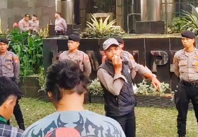 Gerakan Mahasiswa dan Pemuda Bogor (GMPB) menyatakan dukungan penuh terhadap langkah Pemerintah Kabupaten (Pemkab) Bogor dalam menindak tegas Perbuatan Melawan Hukum (PMH). Hal ini menyusul mencuatnya isu dugaan praktik jual beli jabatan di lingkungan pemerintahan setempat, Kamis (16/4/2026). (Foto: Ketua GMPB, M. Iqbal)