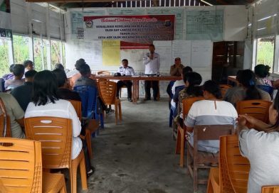 Pemerintah Desa Aek Ulok, Kecamatan Habinsaran, sukses menggelar Sosialisasi Peraturan Bupati (Perbup) Toba sekaligus Musyawarah Desa (MusDes) Penetapan APBDes Tahun Anggaran 2026. Kegiatan ini berlangsung khidmat di Balai Desa Aek Ulok pada Rabu (15/04/2026). (Foto: IST/Dochmerson Simarmata)