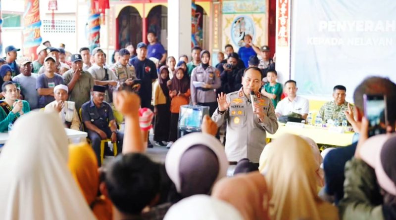 Pemerintah Kabupaten Kepulauan Meranti terus memperkuat komitmennya dalam meningkatkan kualitas Sumber Daya Manusia (SDM). Hal ini dibuktikan melalui penandatanganan nota kesepahaman (MoU) antara Bupati Kepulauan Meranti, H. Asmar, dengan Institut Bisnis dan Teknologi (IBT) Pelita Indonesia, Kamis (16/4/2026). (Foto: Humas Bupati Kepulauan Meranti)