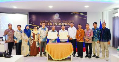 Pemerintah Kabupaten Kepulauan Meranti terus memperkuat komitmennya dalam meningkatkan kualitas Sumber Daya Manusia (SDM). Hal ini dibuktikan melalui penandatanganan nota kesepahaman (MoU) antara Bupati Kepulauan Meranti, H. Asmar, dengan Institut Bisnis dan Teknologi (IBT) Pelita Indonesia, Kamis (16/4/2026). (Foto: Humas Bupati Kepulauan Meranti)