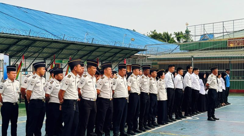 embaga Pemasyarakatan (Lapas) Kelas IIA Pekanbaru kembali menggelar apel pagi rutin dengan tertib dan khidmat pada Senin (20/04/2026). (Foto: Humas Lapas llA Pekanbaru)