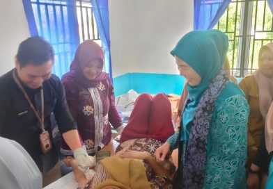 Pemerintah Kota Sungai Penuh memperingati Hari Kartini 2026 dengan aksi nyata melalui penyediaan pelayanan Keluarga Berencana (KB) gratis. Kegiatan ini dipusatkan di Kantor Penyuluh KB Kecamatan Sungai Penuh pada Selasa (21/4/2026). (Foto: IST/Dewi Yulianti)