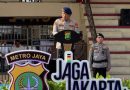 Kapolda Metro Jaya, Irjen Pol. Asep Edi Suheri, memimpin apel besar di Stadion Presisi Polda Metro Jaya pada Senin (20/4/2026). Apel ini diikuti oleh 2.098 personel Satuan Brimob guna memastikan kesiapan operasional menghadapi berbagai dinamika tugas ke depan. (Foto: Divhumas Polda Metrojaya)