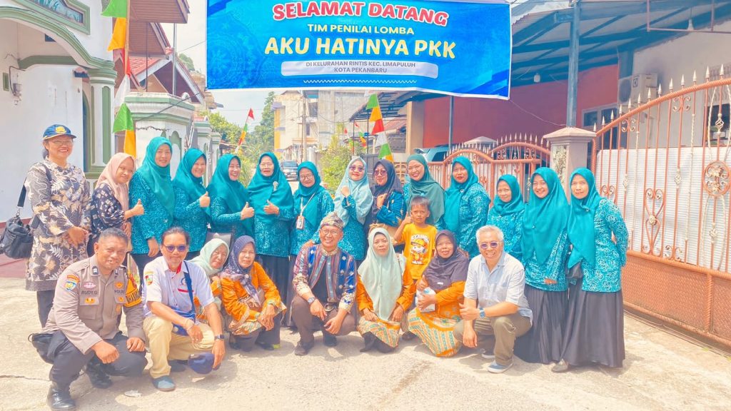 Kelurahan Rintis, Kecamatan Limapuluh, Kota Pekanbaru, resmi menjadi lokasi penilaian lomba “Aku Hatinya PKK” pada Jumat (24/4/2026). Kegiatan ini bertujuan mengevaluasi program kerja sekaligus memotivasi para kader sebagai mitra strategis pemerintah. (Foto: Ketua LPM Kelurahan Rintis)