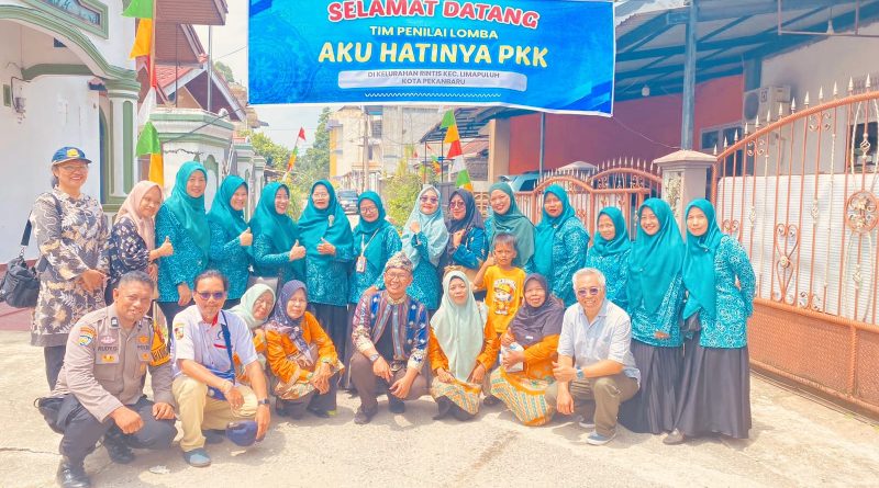 Kelurahan Rintis, Kecamatan Limapuluh, Kota Pekanbaru, resmi menjadi lokasi penilaian lomba “Aku Hatinya PKK” pada Jumat (24/4/2026). Kegiatan ini bertujuan mengevaluasi program kerja sekaligus memotivasi para kader sebagai mitra strategis pemerintah. (Foto: Ketua LPM Kelurahan Rintis)
