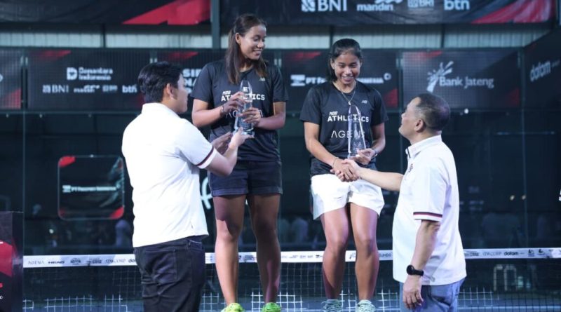 Gubernur Jawa Tengah, Ahmad Luthfi, hadir langsung untuk menutup acara dan menyerahkan medali kepada para pemenang di Main Padel dalam acara Sirkuit Nasional (Sirnas) Padel Open 2026 Seri II , Kota Semarang, Minggu (26/4/2026) malam. (Foto: Humas Pemprov Jateng)