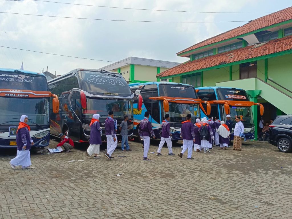 Sebanyak 1.464 jemaah haji asal Kabupaten Demak dipastikan akan berangkat menuju Tanah Suci Makkah pada tahun 2026 atau 1447 Hijriah, Senin (27/4/2026). (Foto: Pemkab Demak)