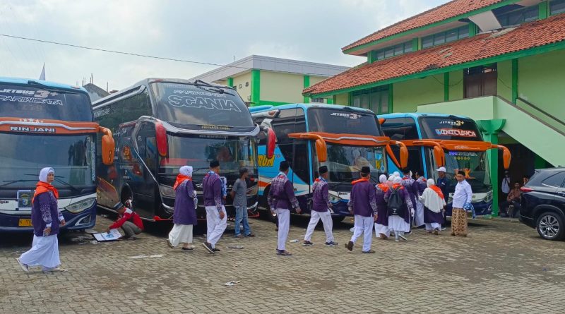 Sebanyak 1.464 jemaah haji asal Kabupaten Demak dipastikan akan berangkat menuju Tanah Suci Makkah pada tahun 2026 atau 1447 Hijriah, Senin (27/4/2026). (Foto: Pemkab Demak)
