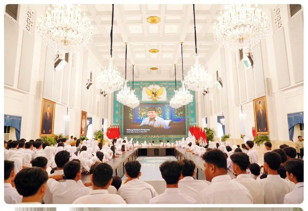Sebanyak 264 siswa dan guru dari SMA Negeri 84 Jakarta Barat berkesempatan mengunjungi Istana Kepresidenan Jakarta pada Selasa (28/4/2026). Kehadiran mereka merupakan bagian dari program edukatif bertajuk “Istana untuk Anak Sekolah”. (Foto: Humas Kemensesneg)