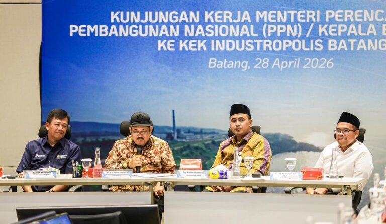 Wakil Gubernur Jawa Tengah, Taj Yasin Maimoen, dalam kunjungan kerja Menteri PPN/Kepala Bappenas RI di Kawasan Ekonomi Khusus (KEK) Industropolis Batang, Selasa (28/4/2026). (Foto: Pemprov Jateng)