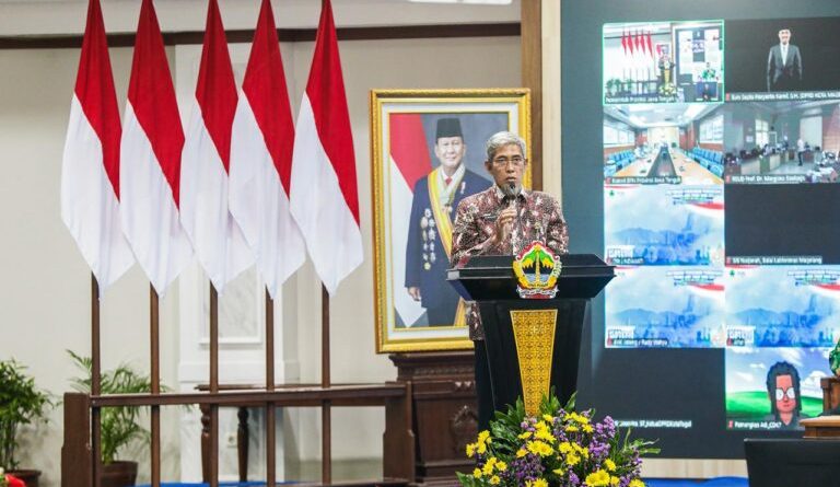 Sekretaris Daerah (Sekda) Jawa Tengah, Sumarno dalam proses Musyawarah Perencanaan Pembangunan (Musrenbang) 2027, Selasa (28/4/2026). (Foto: Pemprov Jateng)