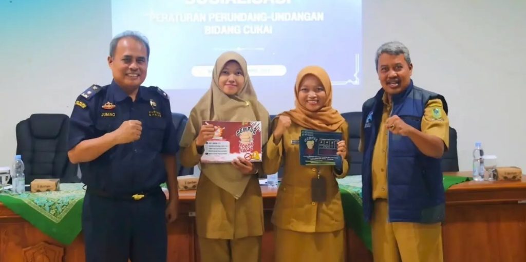Dinas Komunikasi dan Informatika (Diskominfo) Kabupaten Banjarnegara menggelar sosialisasi peraturan perundang-undangan Bea Cukai di Aula Lantai 2 Setda Banjarnegara, Selasa (28/4/2026). Kegiatan ini fokus pada pemanfaatan Dana Bagi Hasil Cukai Hasil Tembakau (DBH CHT) tahun anggaran 2026. (Foto: Pemkab Banjarnegara)