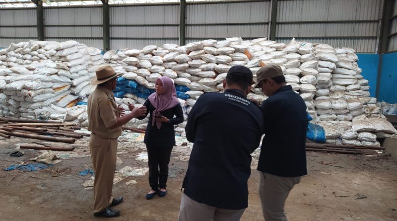 Memasuki musim kemarau tahun 2026, petani garam di Desa Kedungkarang, Kecamatan Wedung, Kabupaten Demak, mulai sibuk bersiap (Foto: Pemkab Demak)