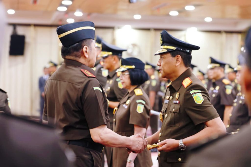 Pucuk pimpinan Kejaksaan Tinggi (Kejati) Riau resmi berganti. Jaksa Agung RI ST Burhanuddin melantik I Dewa Gede Wirajana sebagai Kepala Kejati (Kajati) Riau di Aula Lantai 11 Gedung Utama Kejaksaan Agung RI, Rabu (29/4/2026). (Foto: Humas Kajati Riau)