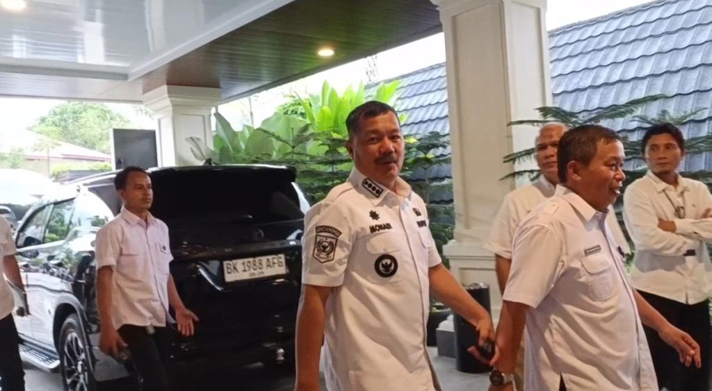 Pemerintah Kabupaten Kerinci dan Kabupaten Merangin resmi menandatangani dokumen hibah penyediaan infrastruktur pasca panen bersama Perum Bulog RI. Acara strategis ini berlangsung di Aula Boekit Dizza Resort pada Rabu, 29 April 2026. (Foto: Kominfo Kerinci)